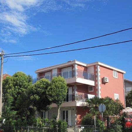 Apartments Delfin Тиват Экстерьер фото
