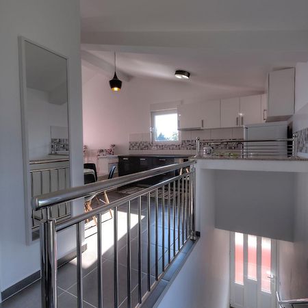 Apartments Delfin Тиват Экстерьер фото
