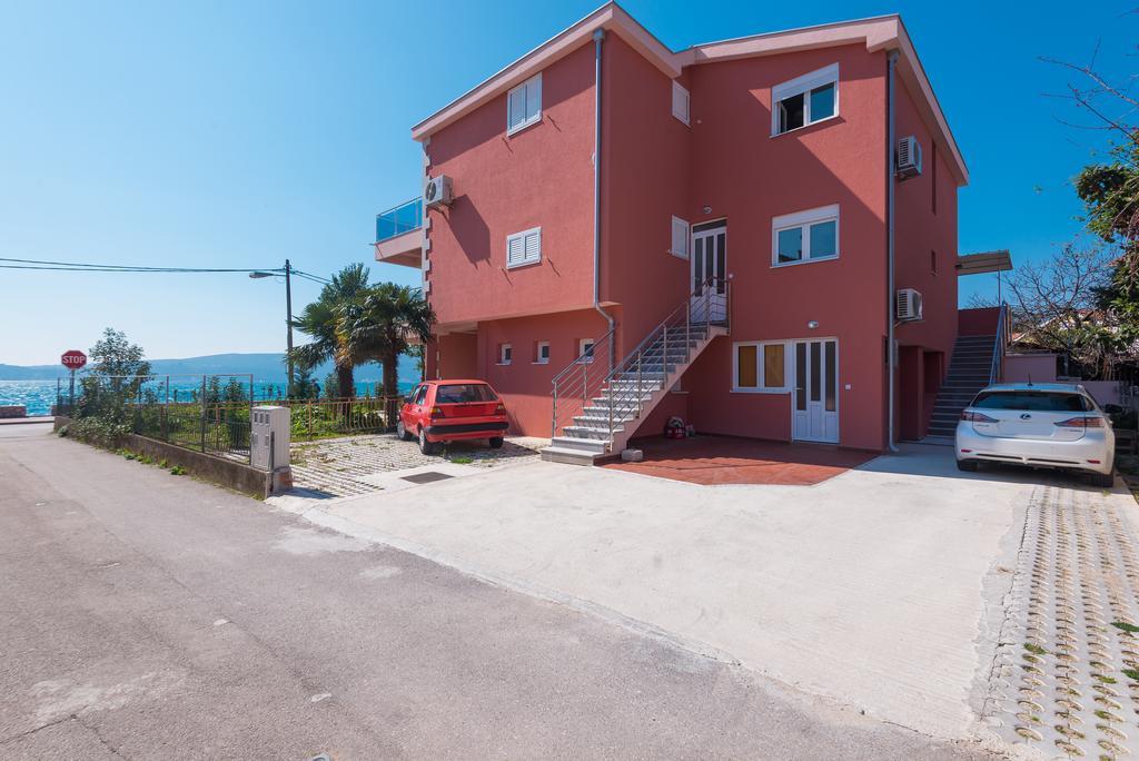 Apartments Delfin Тиват Экстерьер фото