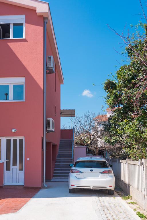 Apartments Delfin Тиват Экстерьер фото