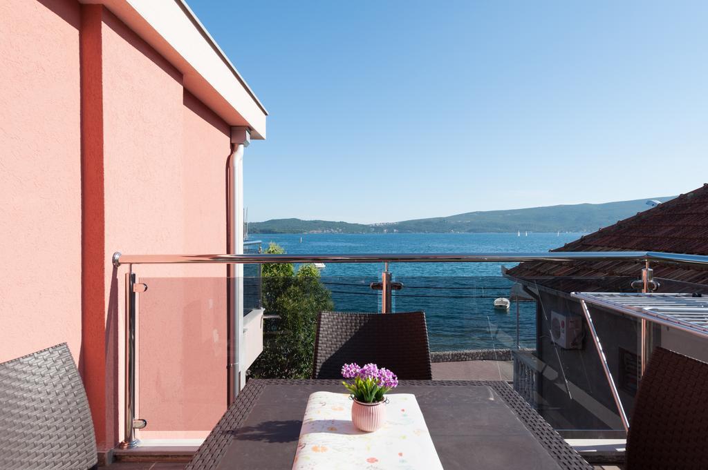 Apartments Delfin Тиват Экстерьер фото